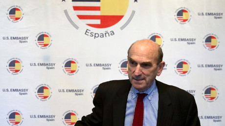 Der US-Sondergesandte fr Venezuela, Elliot Abrams, auf einer Pressekonferenz am 11. April 2019 in der Botschaft der USA in Madrid
