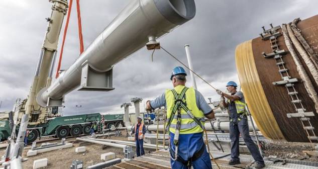 Installation der Molchschleusen auf der Nord Stream 2-Baustelle in Lubmin