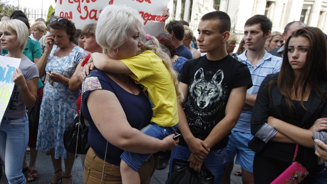 «Мы голодаем!»: тысячи человек протестуют в центре Киева
